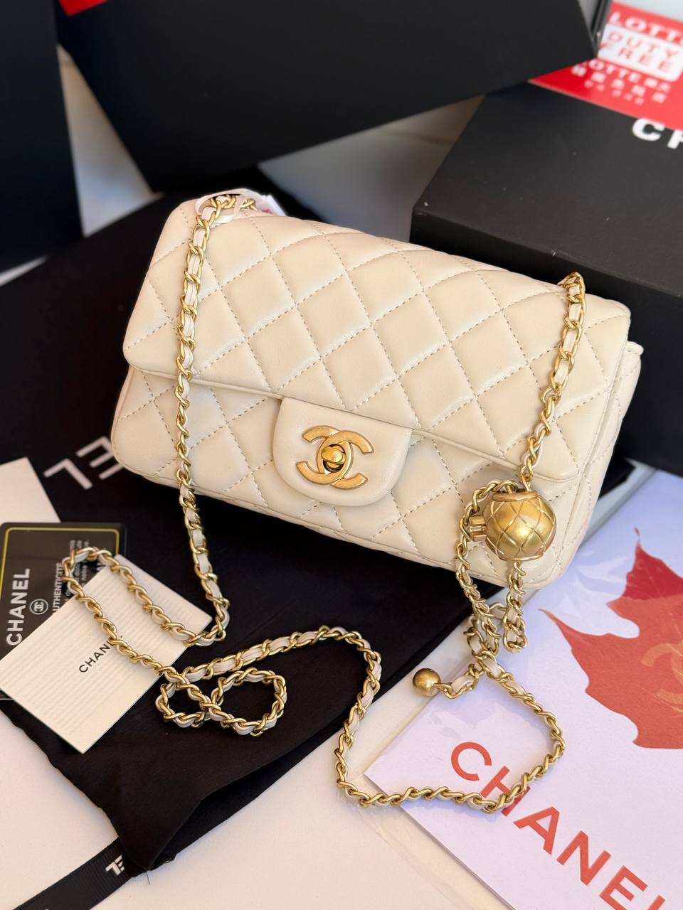 کیف شنل کرم